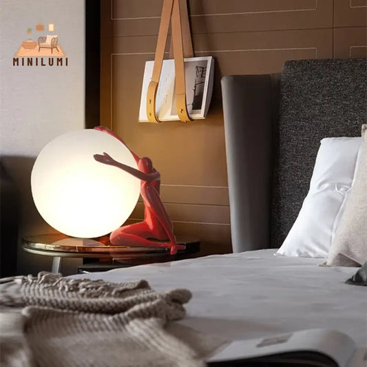Cosmic Embrace: Kunstzinnige Tafellamp Met Mystieke Sfeer Rood Decoratieve Verlichting